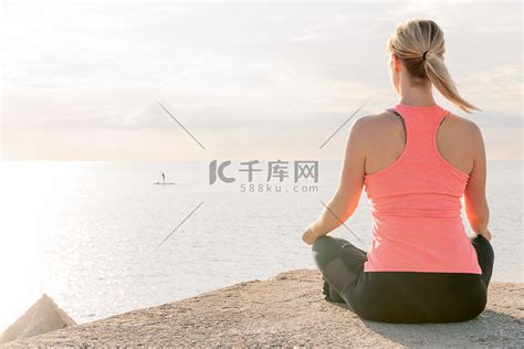 非主流瑜伽背影头像