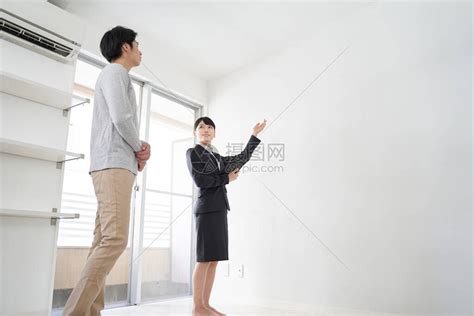 一个日本女房地产销售员展高清图片下载-正版图片506723433-摄图网