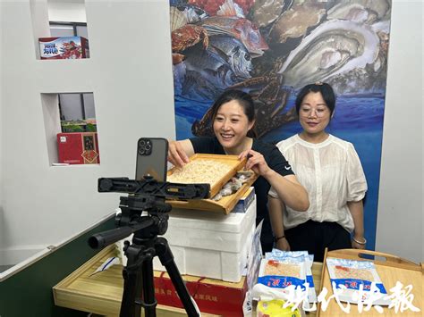 连云港石桥镇直播带货有秘诀，把小海鲜做成了年销售额48亿的大产业_荔枝网新闻