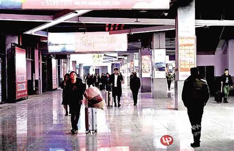 重庆梁平：高铁穿越金色稻田-人民图片网