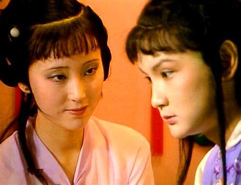 87版电视剧《红楼梦》剧照，宝玉幻觉中穿嫁衣的林妹妹，来自87版化妆师杨树云先生的微博。