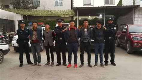 澄江警方连夜捣毁多家赌博窝点，抓了这么多人！现场曝光！