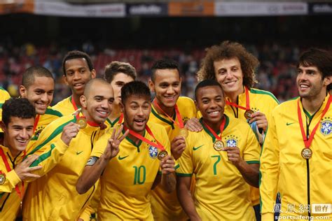 南美德比-塔尔德利2球梅西失点 巴西2-0胜阿根廷_海南频道_凤凰网