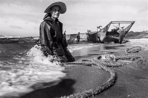 越南渔民年初出海渔获丰收