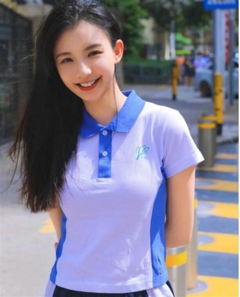 深圳各中学美女校花排名-中小学生校服班服定制批发厂家