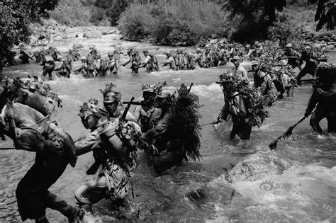 1944年中国远征军进攻高黎贡山，抗战老兵讲述惨痛场景_凤凰网视频_凤凰网
