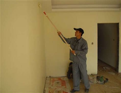 旧墙翻新可以直接刷乳胶漆吗？老房翻新怎样刷墙漆？ - 装修保障网