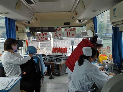 每一名献血者都让人感动！探访疫情下的周口街头献血车-大河新闻
