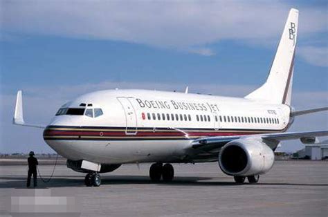 国航73t是什么机型，是大型还是中型_百度知道
