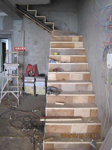 楼梯踏步侧面怎么封边 - 家核优居
