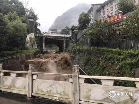 雅安消防16日紧急转移疏散被洪水围困15名群众_社会热点_社会频道_云南网