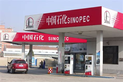 中国石化加油站新版门头 摄影图__图片素材_其他_摄影图库_昵图网nipic.com
