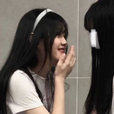 唱歌非主流女孩头像