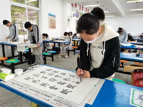 “民族团结”少儿书画创作活动 在首府南宁举办_新华在线网