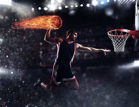 篮球运动员把火球扔到体育场素材-高清图片-摄影照片-寻图免费打包下载