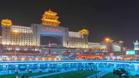 北京西客站夜色（4K延时）视频素材_ID:VCG2214505790-VCG.COM