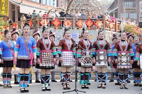 广西三江：侗族特色非遗展演吸引八方游客