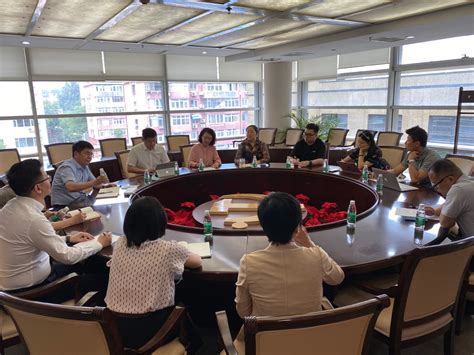 昆明市律师协会与云南省女企业家协会共同举办“法企一家”宣讲活动-律师工作-昆明市律师协会