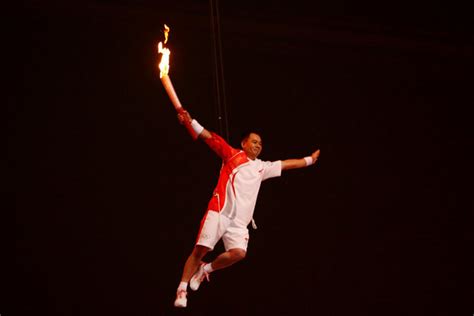 北京奥运会火炬传递的意义-奥运前，为什么要进行奥运火炬传递？其意义是什么？