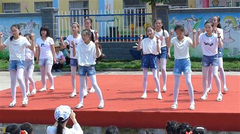 小学六一儿童节表演节目 手语操《国家》