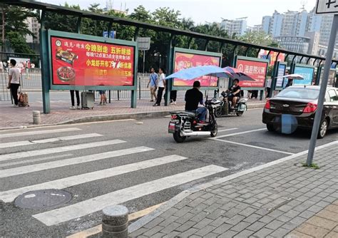 龙华汽车站公交站 - 深圳市龙华区户外公交车站台候车亭广告牌能投公益广告的有哪些【图片 公司 电话 价格】- 鼎禾广告