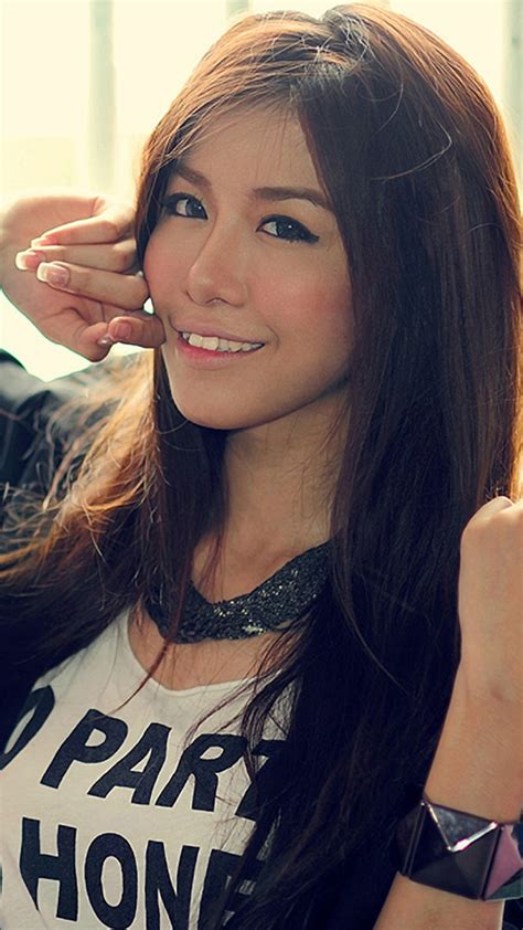 Asian girl - Best htc one wallpapers, free and easy to download