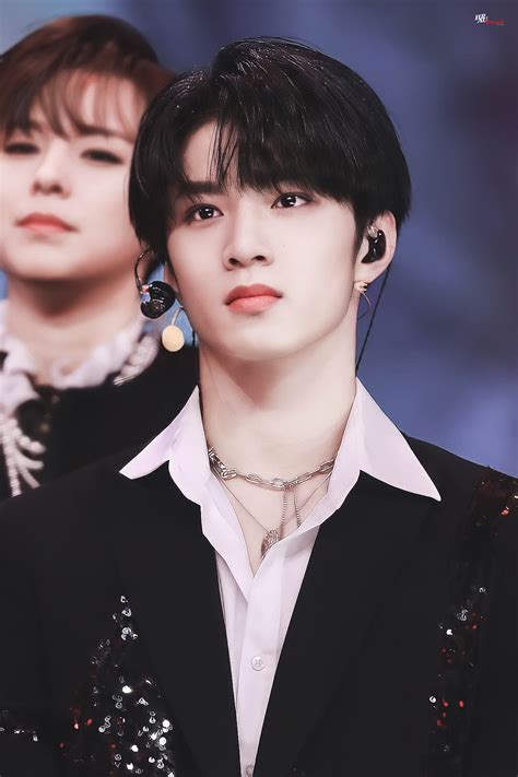 刘耀文壁纸图片