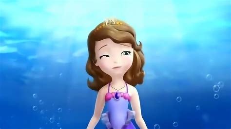 看到真人版小美人鱼的定妆照，网友：回到水里吧！