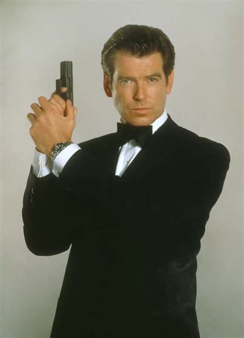 007,詹姆斯·邦德,皮尔斯·布鲁斯南,皮尔斯·布鲁斯南,詹姆斯·邦德,枪,高清图片-纯色壁纸
