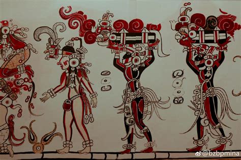 玛雅遗址发现金祭盘，上有神奇花纹，专家说：它代表玛雅的宇宙观