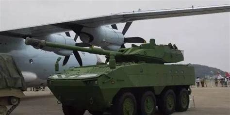 中国空降兵装备新型突击炮 用无人炮塔火控超96A坦克_手机新浪网