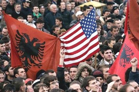 科索沃国旗。无缝循环动画，4K高清视频视频素材_ID:VCG42N1063850570-VCG.COM