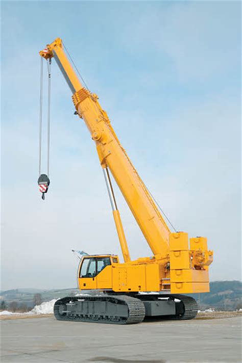 世界最高履带式起重机，可吊起3000吨重物，主臂长248米！__凤凰网