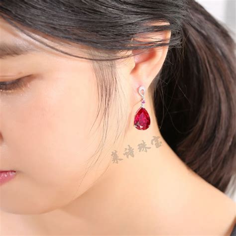 新款红尖晶宝石镶嵌18K金耳环女简约钻石耳钉饰品天然红宝石耳饰-阿里巴巴