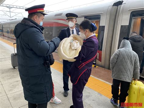 7岁女孩火车站意外走失 民警5分钟紧急找回 -天山网 - 新疆新闻门户