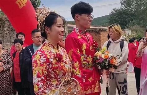 全国的新娘(青岛“国泰民安脸”新娘走红，婚庆公司：娶她的是位农村小伙) - 【爱喜匠】