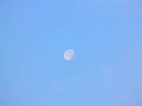 阴晴圆缺是自然规律，我理解人们想要更好更圆的月亮|Photography|Landscape|呼吸深绿_Original作品-站酷ZCOOL