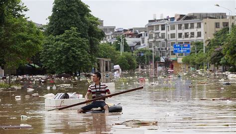 强降雨致广西26人死亡8人失踪 西江1号洪水退至警戒以下|界面新闻 · 中国