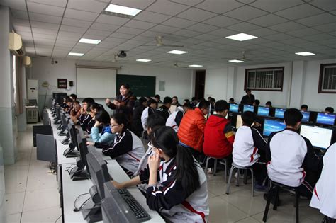 长兴县2021学年第一学期初中信息技术学科教研工作例会在长兴县虹星桥镇中学召开