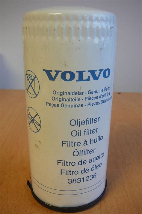 VOLVO OIL FILTER 3831236