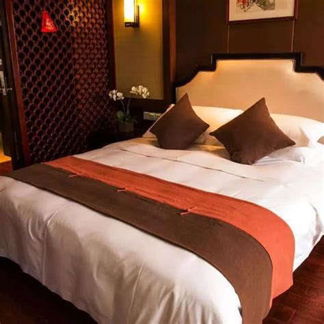 酒店床上一条长条布有什么用 酒店床上一条长条布作用是什么_知秀网