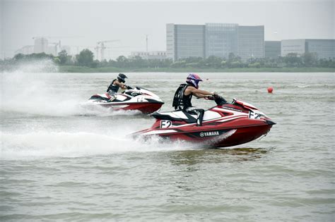 海南亲水运动季摩托艇邀请赛三亚开幕 上演水上“速度与激情”-三亚新闻网-南海网