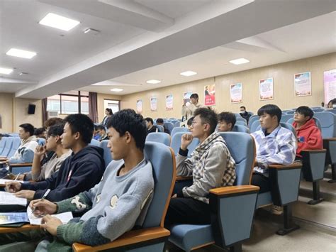 武汉新芯面试宣讲活动-计算机与信息工程学院