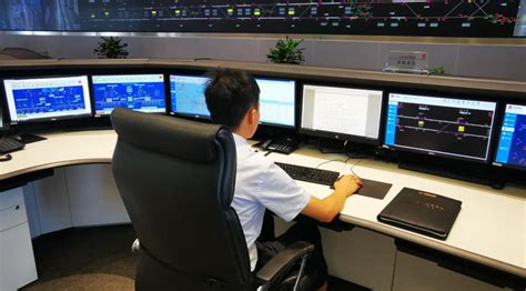 记者探访西安地铁NCC指挥中心：“超大”显示屏监控地铁全线网 - 西部网（陕西新闻网）