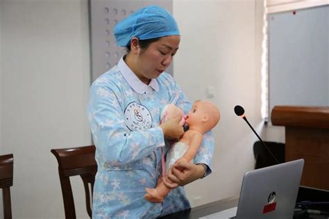 母乳喂养的正确姿势设计图__展板模板_广告设计_设计图库_昵图网nipic.com