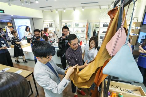 “品牌之都 展贸全球”第十五届中国（狮岭）皮革皮具节正式开幕_TOM资讯