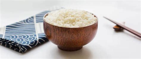 米饭的热量(卡路里cal),米饭的功效与作用,米饭的食用方法,米饭的营养价值