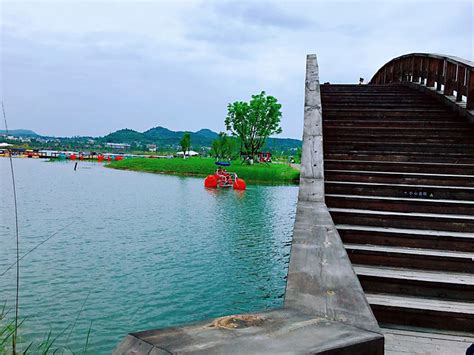 水上竹筏-武汉乐农湖畔生态园，武汉好玩的农家乐，武汉学生研学游亲子游首选