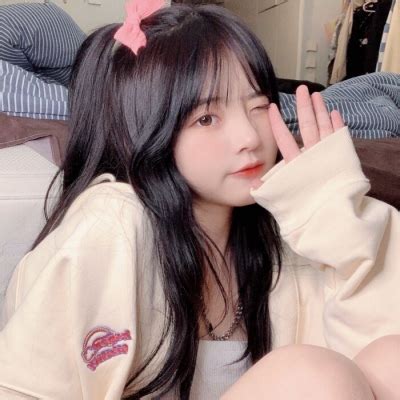 抖音最火的头像女生古风