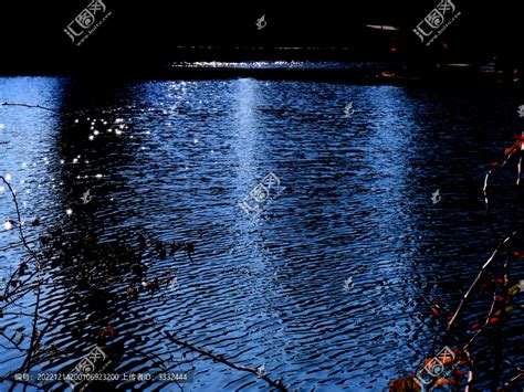 波光粼粼的水面,溪流河流,自然风景,摄影素材,汇图网www.huitu.com